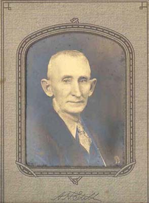 houckandrew.jpg - 17972 Bytes