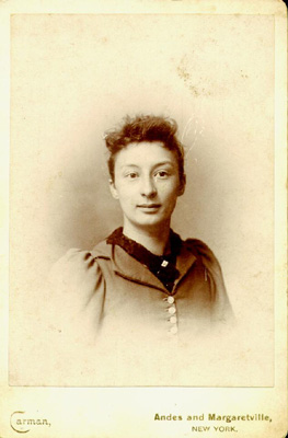 Rachel E.  Fairbairns
