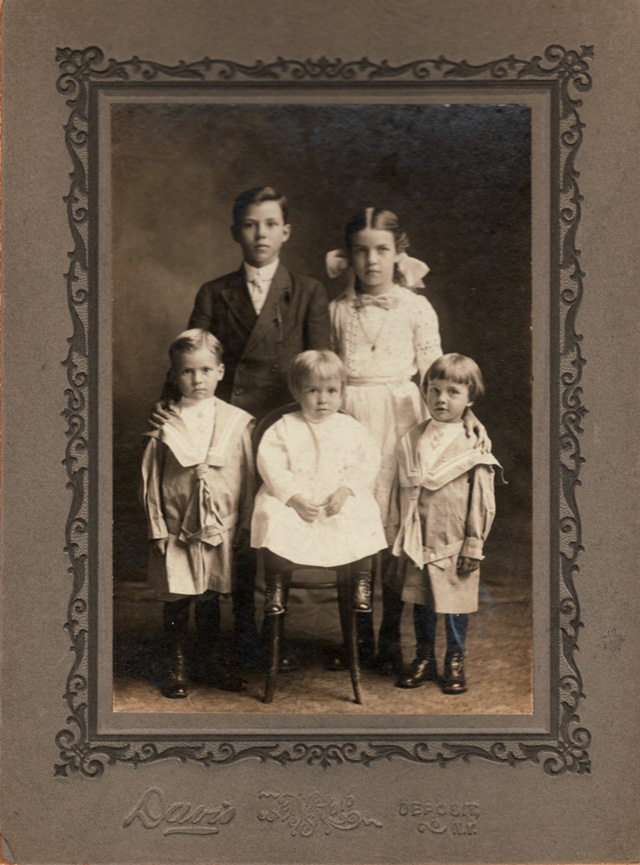 Children of LaVerne and Nellie Couse Pearsall in 1913