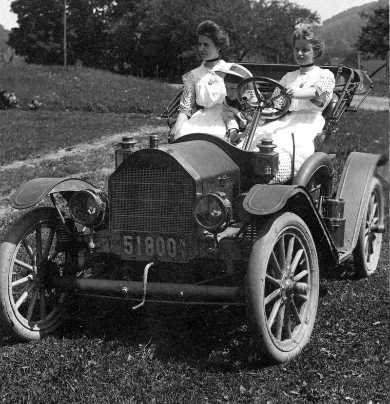 Florence and Frances Couse and nephew Eldredge Axtell ca. 1912